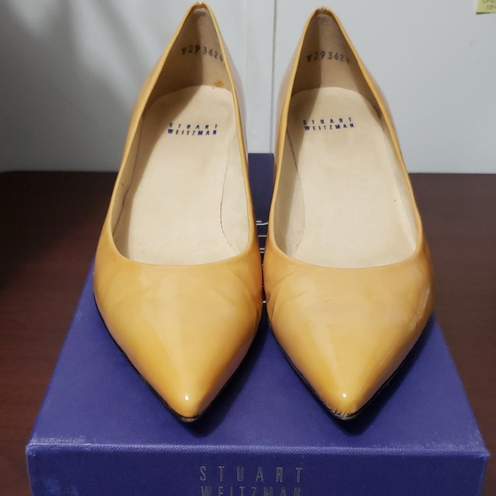 Stuart Weitzman Mustard Patent Leather Kitten‎ Heels